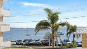 Hideaway 1, 3 Lillian St - stunning water views